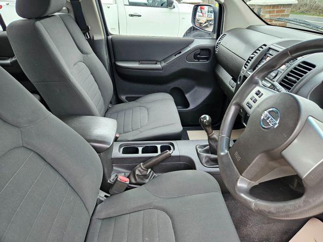 Image for 2015 Nissan Navara DCI VISIA 4X4 SHR DCB