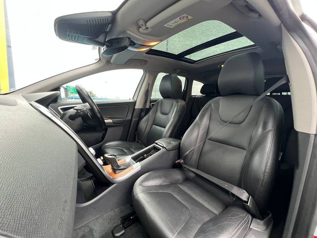 Image for 2017 Volvo XC60 D4 CLASSIC 2.0 D // OPENING PAN ROOF // LEATHER INTERIOR // DIGITAL CLUSTER