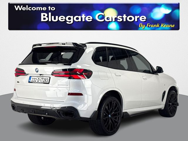 Image for 2023 BMW X5 M SPORT 50E 483BHP LCI**PANORAMIC SUNROOF**M PERFORMANCE BODYKIT**22"UPGRADED ALLOYS**M SPORT BREAK CALLIPERS**ELECTRIC TOWBAR**SMART TAILGATE**FRONT HEATED SEATS**GLOSS BLACK KIDNEY GRILLE**