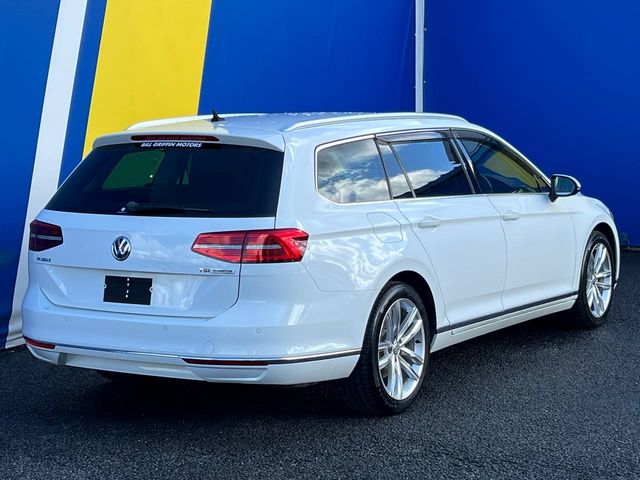 Image for 2016 Volkswagen Passat VARIANT HIGHLINE 1.4 TSI ** HUGE SPEC ** // DRIVER MASSAGE SEAT // REVERSE CAMERA // LANE ASSIST