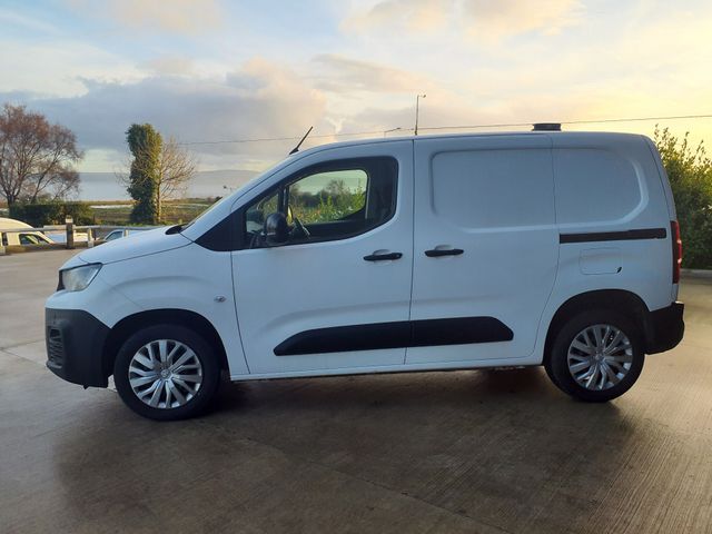 Image for 2022 Peugeot Partner BLUEHDI PROFESSIONAL PREMIUM L1