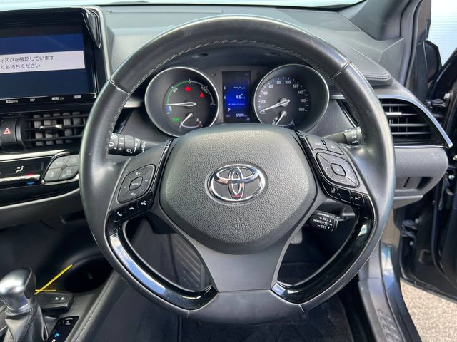 Image for 2019 Toyota C-HR 1.8 HYBRID AUTO // REVERSE CAMERA // DUAL ZONE CLIMATE CONTROL // ADAPTIVE CRUISE CONTROL