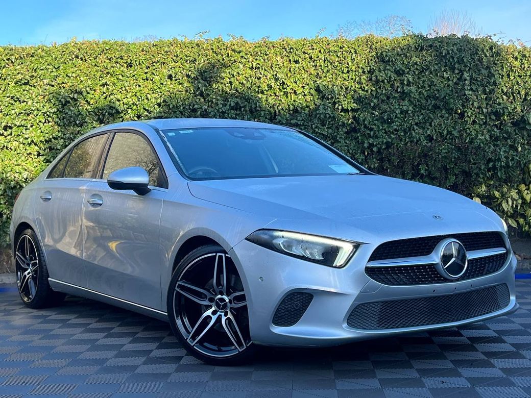 Image for 2020 Mercedes-Benz A Class A200d EXCLUSIVE AUTO // FULL SERVICE HISTORY // VIRTUAL COCKPIT // NEW 19" AMG ALLOYS // HEATED POWERED SEATS 