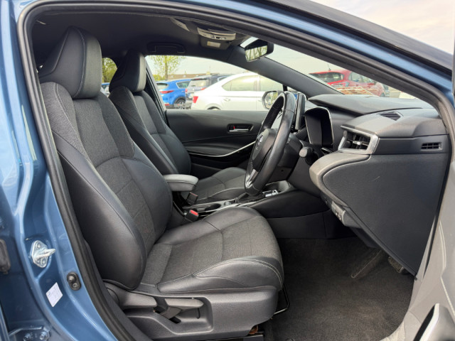 Image for 2021 Toyota Corolla Hybrid L/sport HB 5DR Auto * REVERSING CAMERA / APPLE CAR PLAY * 