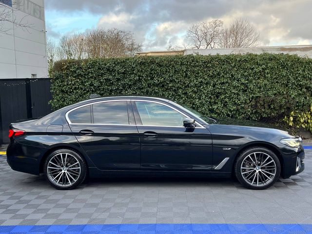 Image for 2022 BMW 5 Series 530e LUXURY LINE 2.0 HYBRID // HARMAN/KARDON // 360 VISUAL PARKING ASSIST // BMW INDIVIDUAL HEATED & COOLED SEATS