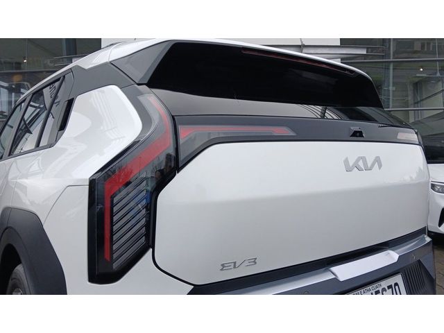Image for 2025 Kia EV3 EV3 Earth 3 - Long Range **AUTOMATIC, REAR VIEW CAMERA, LEATHER INTERIOR, CALL US TODAY!**