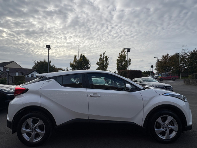 Image for 2019 Toyota C-HR 1.2T Luna 4DR
