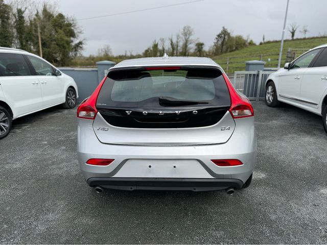 Image for 2016 Volvo V40 2.0 D4 SE LUXURY PLUS DIESEL AUTOMATIC // MASSIVE SPEC // FULL HEATED LEATHER // REVERSING CAMERA // CRUISE CONTROL // LANE ASSIST // COLLISION WARNING SYSTEM // UPGRADED SPORT ALLOYS
