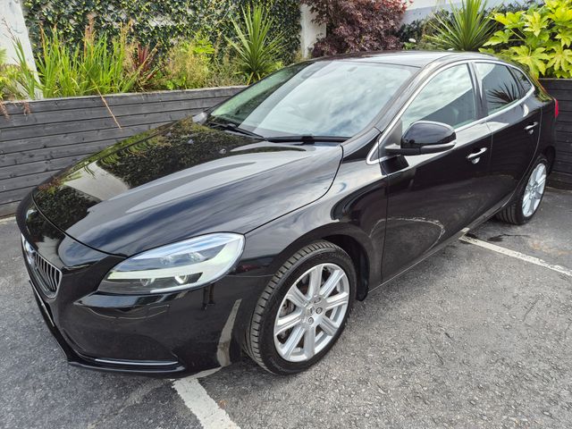 Image for 2018 Volvo V40 1.5 T3 AUTO / INSCRIPTION / TOP SPEC / LOW MILEAGE / TAX €270 (182 REG ) 
