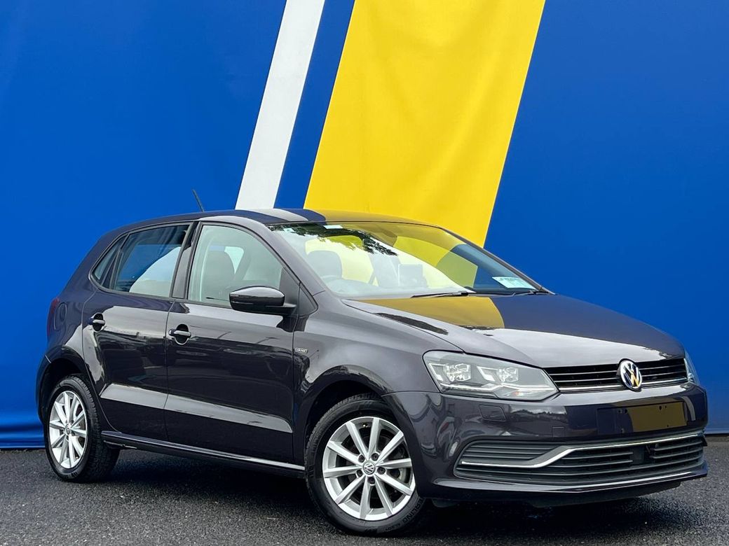 Image for 2015 Volkswagen Polo LOUNGE EDITION 1.2 TSI // 15" ALLOYS // MULTIMEDIA DISPLAY // DIGITAL CLIMATE CONTROL