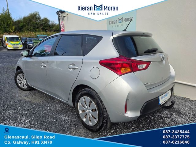 Image for 2015 Toyota Auris 1.4 D-4D TERRA VAN 4DR