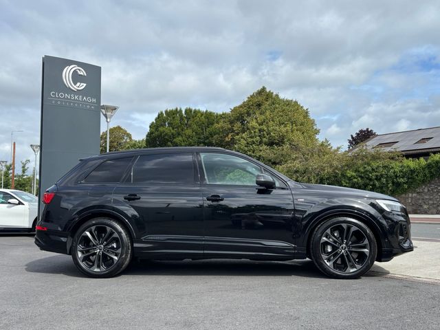 Image for 2026 Audi Q7 TFSI E QUATTRO BLACK EDITION S LINE