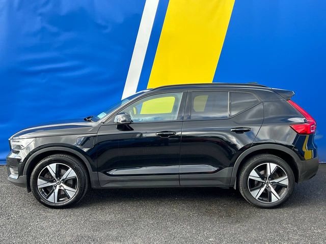 Image for 2021 Volvo XC40 R-DESIGN T4 RECHARGE 1.5 HYBRID // LEATHER/ALCANTARA R-DESIGN INTERIOR // MULTIMEDIA DISPLAY // R-DESIGN DIAMOND CUT ALLOYS