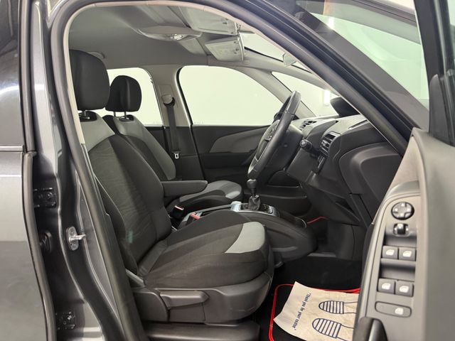 Image for 2014 Citroen C4 Picasso **VTR AIRDREAM MODEL **7 SEATS **MULTI FUNCTION STEERING WHEEL **CRUISE CONTROL **SPEED LIMITER **TOUCHSCREEN BLUETOOTH RADIO **DIGITAL CLUSTER **DUAL DIGITAL CLIMATE CONTROL **LED HEADLIGHTS AND TAIL