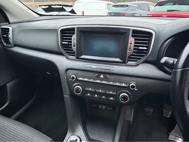 Image for 2016 Kia Sportage SATNAV AND REV CAMERA