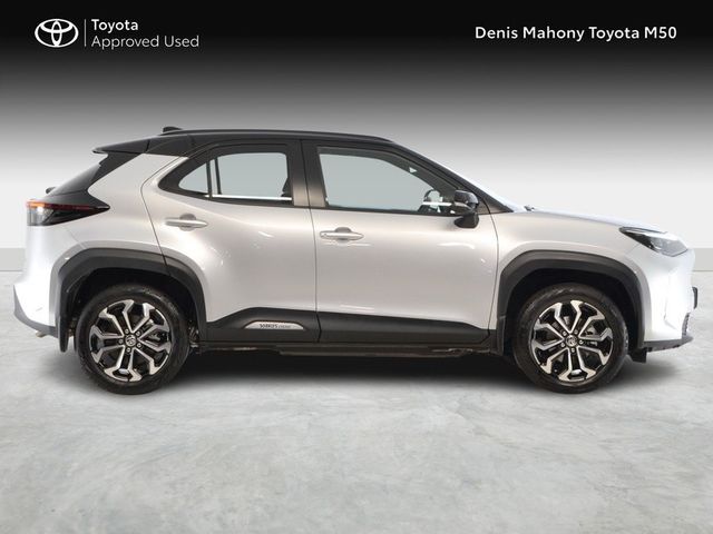 Image for 2025 Toyota Yaris Cross Luna Sport Hybrid Auto