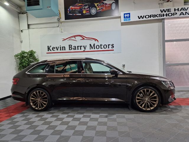 Image for 2017 Skoda Superb 2.0TSi COMBI (LAURIN & KLEMENT) 4X4 280BHP DSG AUTOMATIC **19" ALLOYS / CRUISE CONTROL / CREAM LEATHER / CANTON PREMIUM SOUND / HEATED F&R SEATS / KEYLESS ENTRY / SAT NAV / REVERSE CAMERA