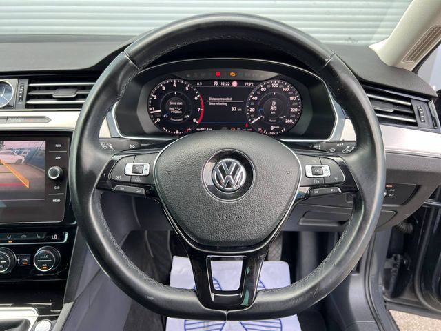 Image for 2018 Volkswagen Passat HIGHLINE 1.4 TSI // 17" DIAMOND CUT ALLOYS // LEATHER/ALCANTARA HEATED SEATS // APPLE CARPLAY/ANDROID AUTO