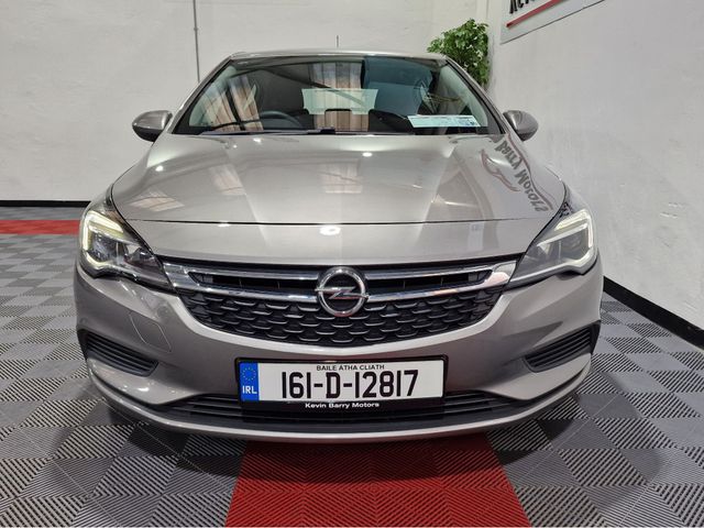 Image for 2016 Opel Astra SC 1.6CDTi 110BHP 6 SPEED MANUAL **ORIGINAL IRISH CAR / APPLE CARPLAY & ANDROID AUTO / 17" ALLOY WHEELS / BLUETOOTH INTEGRATION / CRUISE CONTROL / KMH SPEEDOMETER / FULL SERVICE RECORD**
