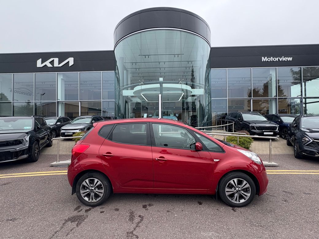 Image for 2015 Kia Venga Elite 5DR**1 Owner form new** Multi-Function Steering Wheel, Folding Rear Seats, Media Connection, Electric Windows, Armrests