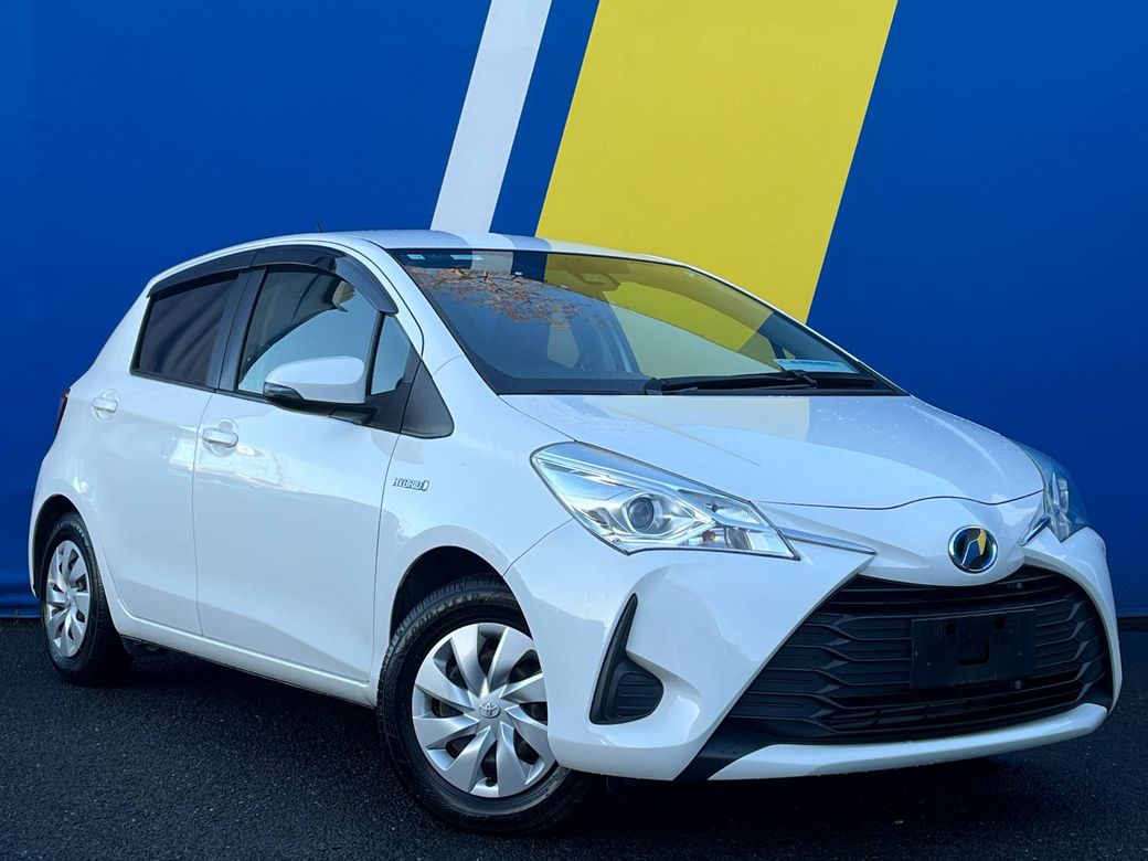 Image for 2019 Toyota Yaris 1.5 HYBRID // NEW 2 YEAR NCT // REVERSE CAMERA // DIGITAL CLIMATE CONTROL