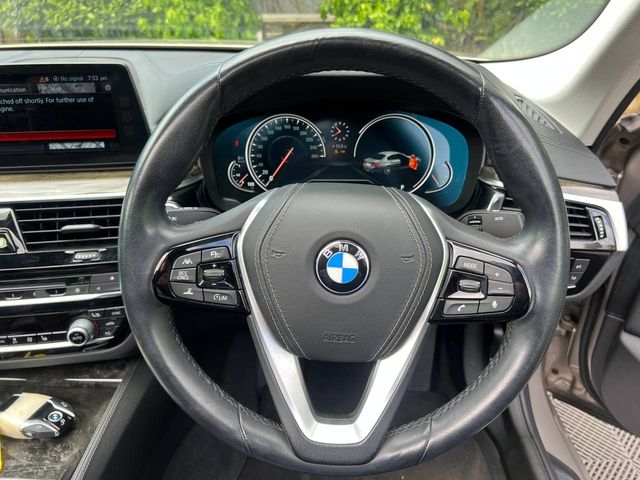Image for 2018 BMW 5 Series 523d LUXURY LINE 2.0 D AUTO // OPENING SUNROOF // NEW 20" M COMP ALLOYS // LEATHER INTERIOR
