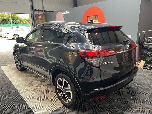 Image for 2018 Honda Vezel 2018 HONDA VEZEL HYBRID Z 1.5 AUTOMATIC / CRUISE CONTROL / PARKING CAMERA / ELECTRIC MEMORY & HEATED SEATS / PADDLE SHIFTERS AND MORE