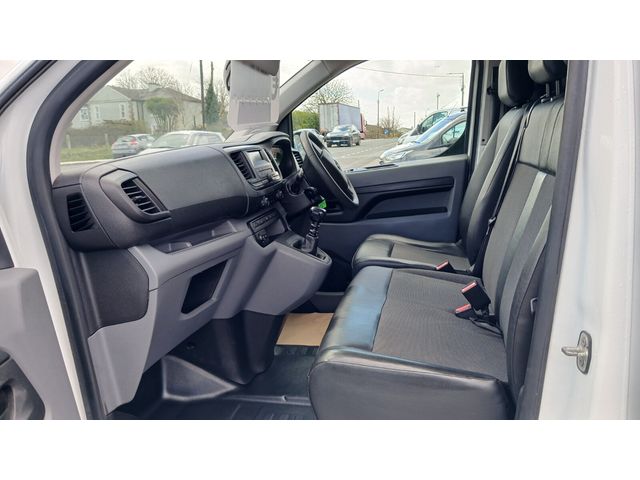 Image for 2021 Opel Vivaro 