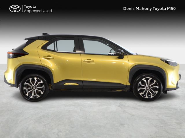 Image for 2022 Toyota Yaris Cross Luna Sport Hybrid Auto