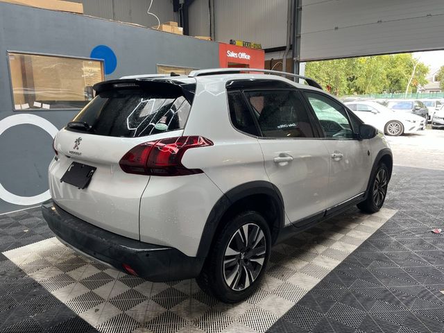 Image for 2020 Peugeot 2008 2020 PEUGEOT PUGETT 2008 CROSSCITY AUTOMATIC 58K KM / PARKING CAMERA / PANORAMIC SUNROOF AND MORE