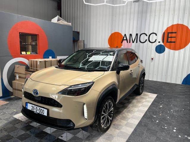Image for 2021 Toyota Yaris Cross 2021 TOYOTA YARIS CROSS HYBRID Z 1.5 AUTOMATIC / CRUISE CONTROL / PARKING CAMERA / ELECTRIC HEATED SEATS