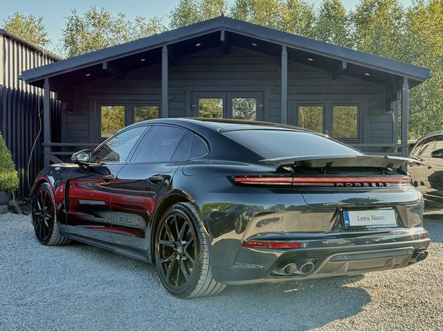Image for 2025 Porsche Panamera Turbo E-Hybrid **DEPOSIT TAKEN** 680BHP, BOSE SOUND SYSTEM, 360 CAMERA, CARBON CERAMIC BRAKES, AIR SUSPENSION