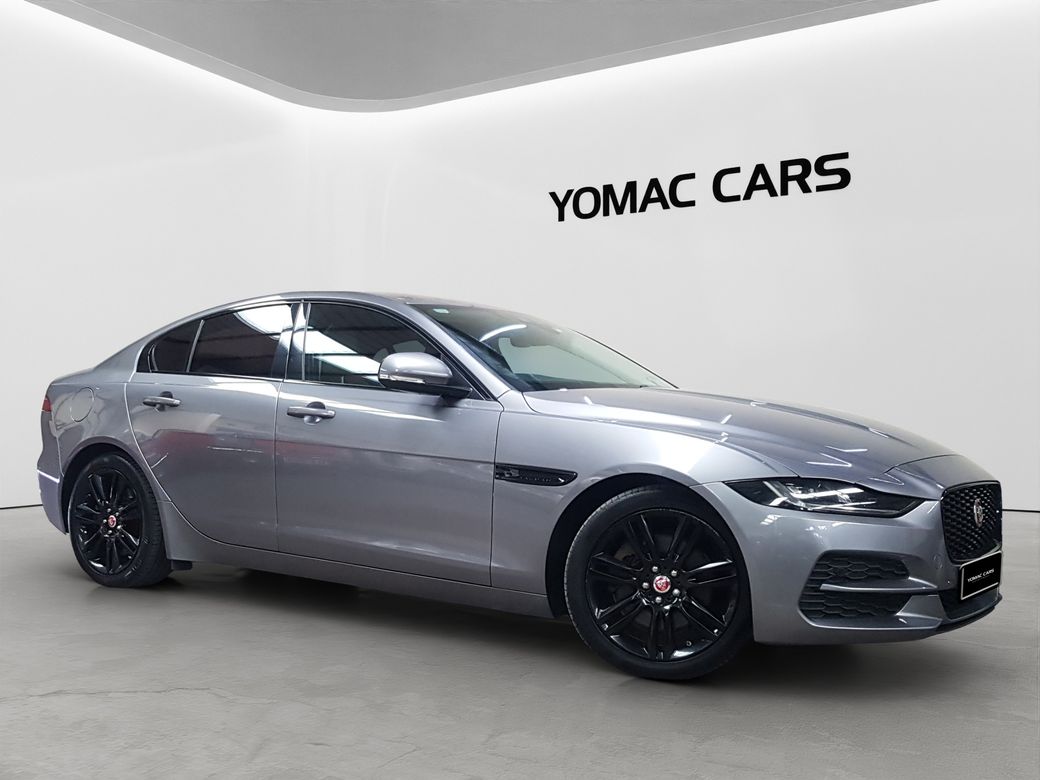 Image for 2020 Jaguar XE CHEQUERED FLAG EDITION 2.0D AUTO -- IMMACULATE CONDITION -- FINANCE ARRANGED 