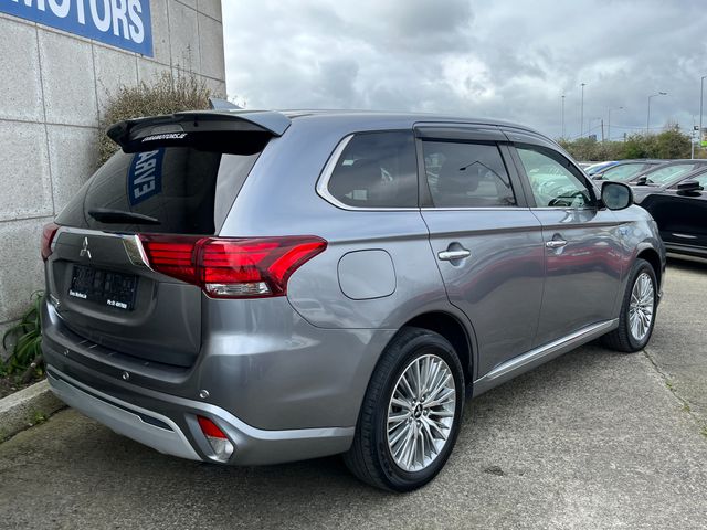 Image for 2020 Mitsubishi Outlander G PLUS 4WD AUTOMATIC PETROL PLUG IN HYBRID 2.4 PETROL //HIGH SPEC//SUNROOF//HALF LEATHER HEATED SEATS//HEATED STEERING WHEEL//REVERSE CAMERA//KEYLESS ENTRY//