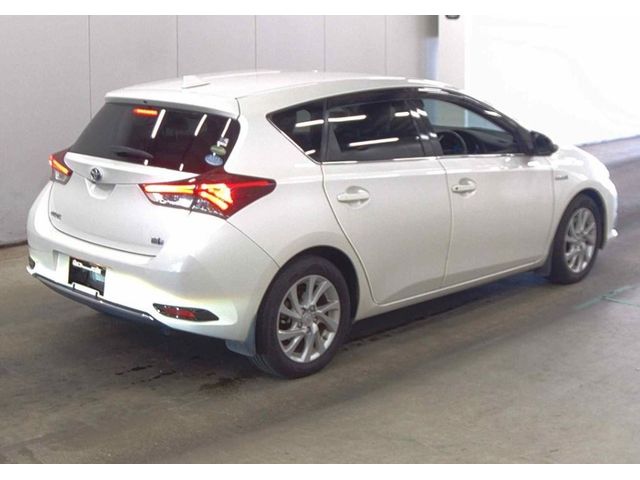 Image for 2017 Toyota Auris Hybrid 