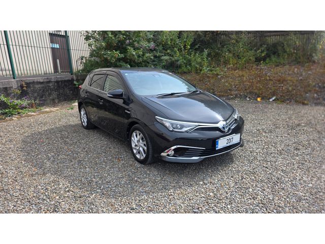 Image for 2017 Toyota Auris Hybrid 