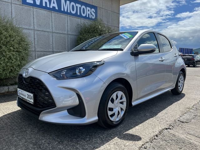 Image for 2024 Toyota Yaris X HYBRID AUTOMATIC 1.5 PETROL //VERY LOW MILES//AS NEW//REVERSE CAMERA//ADAPTIVE CRUISE CONTROL// 