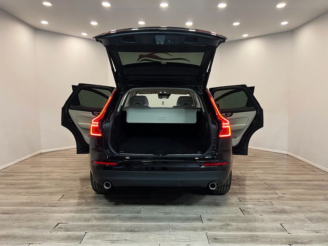Image for 2020 Volvo XC60 D4 MOMENTUM 5DR AUTO AT
