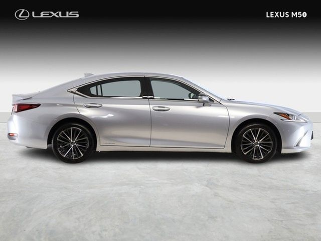 Image for 2022 Lexus ES 300h Dynamic