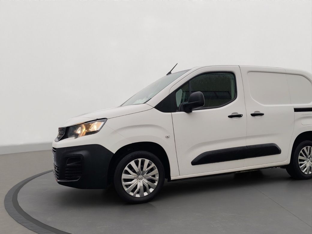 Image for 2020 Peugeot Partner 