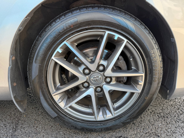 Image for 2015 Toyota Auris Petrol 1.33 5DR SOL * HEATED SEATS / REVERSING CAMERA / BLUETOOTH * 