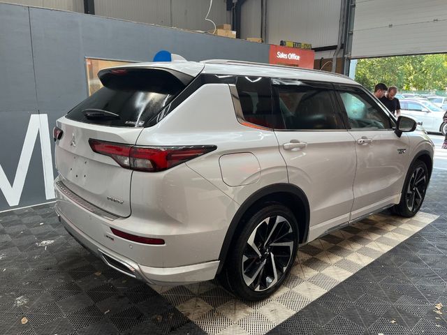 Image for 2022 Mitsubishi Outlander 2022 MITSUBISHI OUTLANDER PHEV P 2.4 AUTOMATIC / CRUISE CONTROL / PARKING CAMERA / ELECTRIC MEMORY & HEATED SEATS / PADDLE SHIFTERS / HEATED STEERING WHEEL AND MORE
