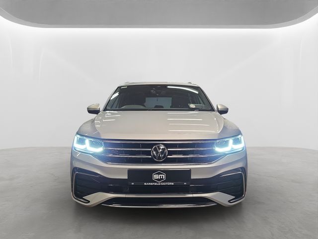 Image for 2023 Volkswagen Tiguan 1.4 TFSI E R-LINE DSG. HUGE SPEC. PAN ROOF. FINANCE ARRANGED. SIMI . AA APPROVED