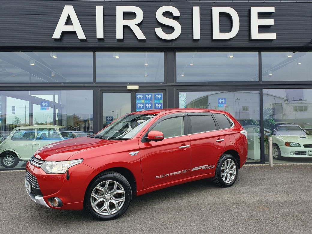 Image for 2015 Mitsubishi Outlander ONLY 9K KMS * 4X4 2.0 PLUG-IN HYBRID