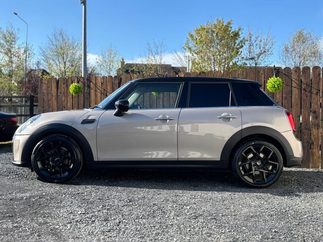 Image for 2021 Mini Cooper AUTOMATIC - LOW KMS - UPGRADED ALLOYS