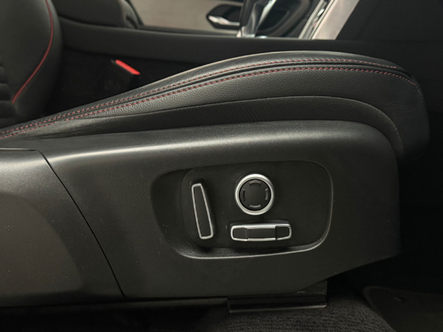 Image for 2021 Land Rover Discovery Sport P300E R-DYNAMIC 