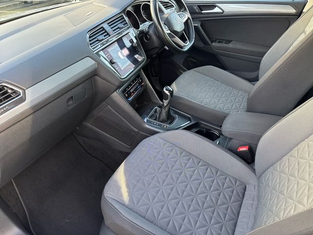 Image for 2021 Volkswagen Tiguan LIFE 2.0 TDI MANUAL 6SPEED FWD 122BHP 5 5DR