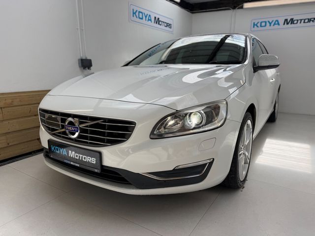 Image for 2018 Volvo V60 2.0 D4 SE LUXURY PLUS 190 BHP DIESEL AUTOMATIC // *PAN ROOF* // FULL HEATED LEATHER // REVERSING CAMERA // CRUISE CONTROL // LANE ASSIST // COLLISION WARNING SYSTEM // UPGRADED SPORT ALLOYS