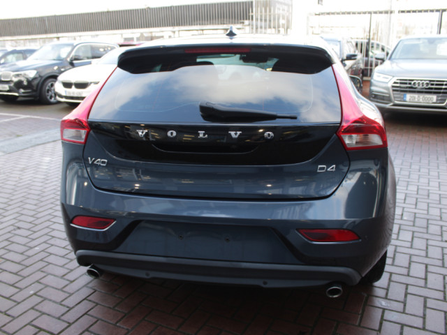 Image for 2017 Volvo V40 2.0D4 MOMENTUM 5DR HATCHBACK AUTO // 1 OWNER CAR WITH ONLY 135, 000 KMS // AS NEW CONDITION THROUGHOUT // BUY WITH CONFIDENCE AA AND SIMI APPROVED DEALER 2025 // FINANCE ARRANGED //