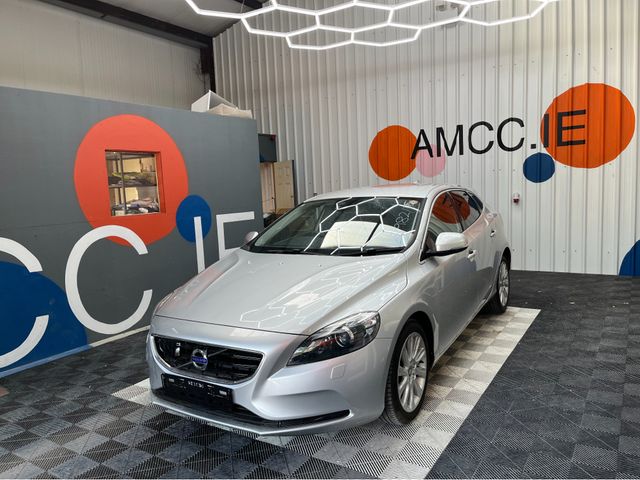Image for 2015 Volvo V40 2015 VOLVO V40 T4 1.6 AUTOMATIC / CRUISE CONTROL / REVERSE CAMERA / ELECTRIC MEMORY & HEATED SEATS AND MORE